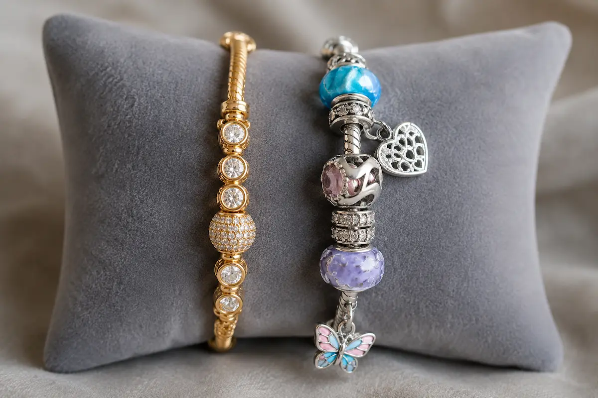 comparação entre joia de ouro Vivara e pulseira de prata Life by Vivara